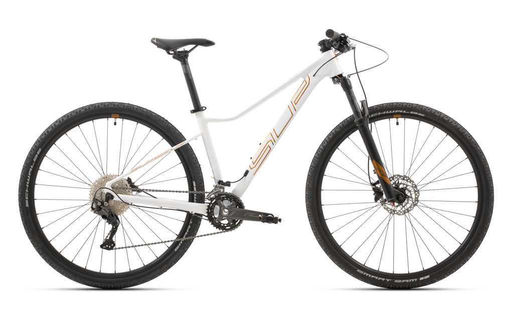 XC 889 W - MY23